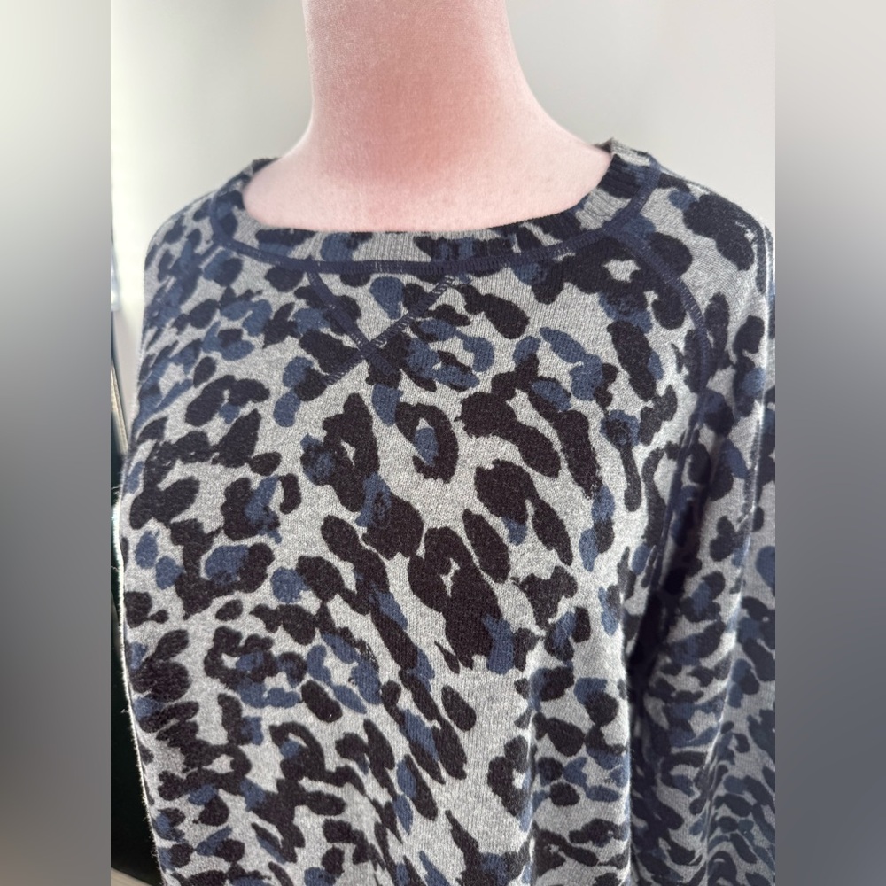 EUC Elliott Lauren Animal Print Sweater - Picture 4 of 7